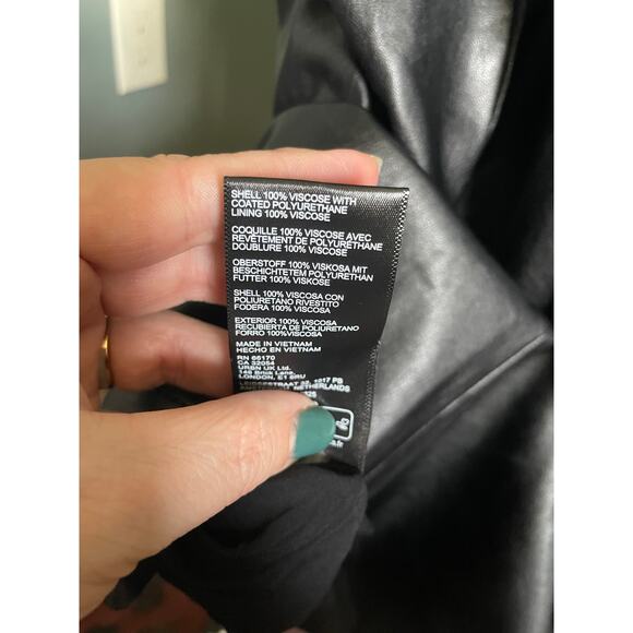 Free People Faux Leather Pleated High Waist Black Lined Skirt. Size Med. - Picture 4 of 9